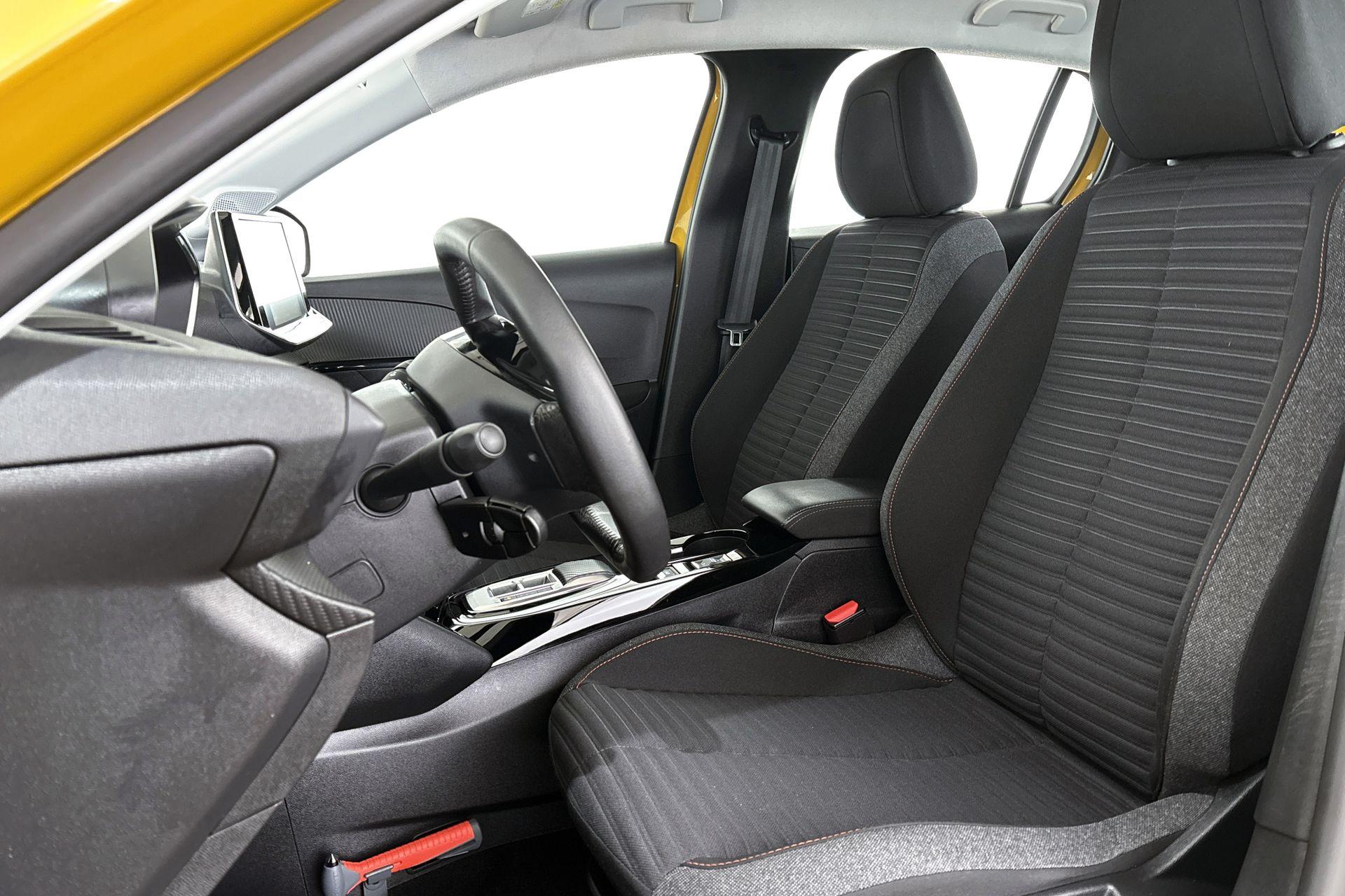 Peugeot e-208