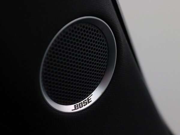 Bose® premium-audiosysteem met 10 speakers