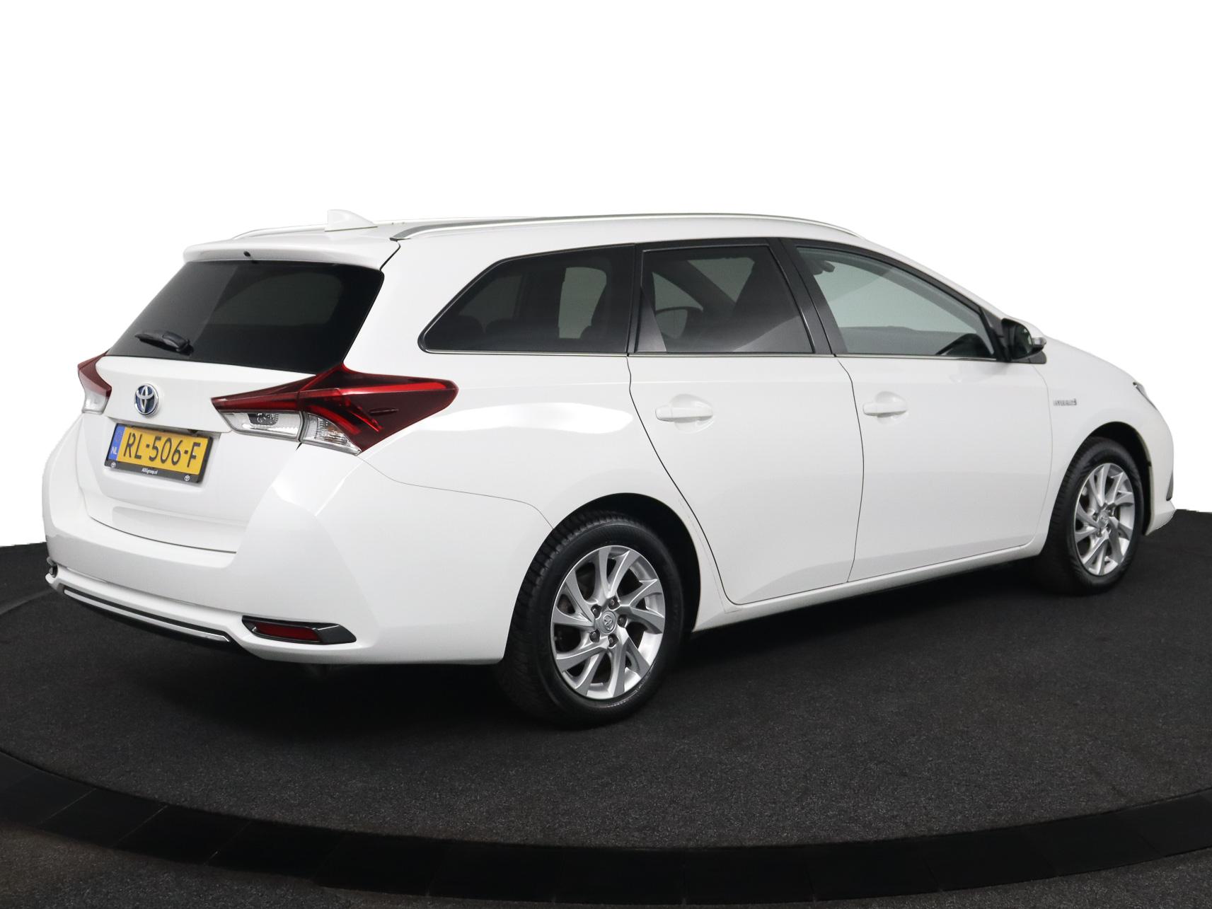 Toyota Auris Touring Sports 1.8 Hybrid Dynamic Go - Afbeelding 2