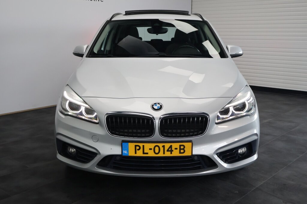 BMW 2 Serie Active Tourer 220i Executive Sport Automaat | Trekhaak | Panoramadak | LED - Afbeelding 5