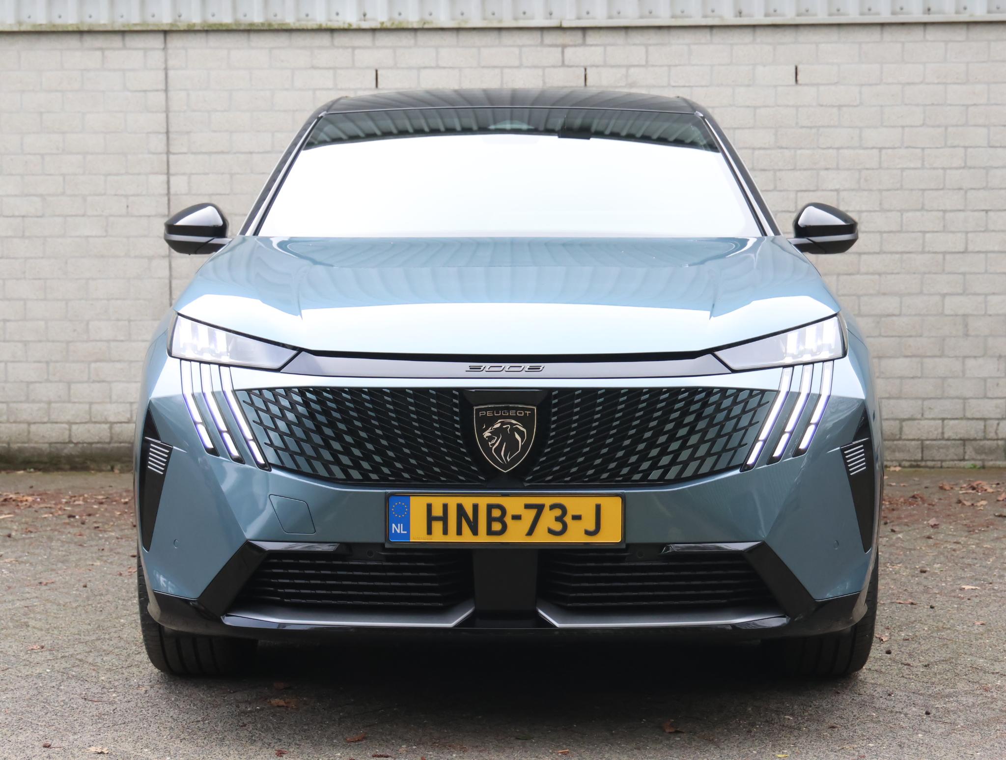Peugeot e-3008