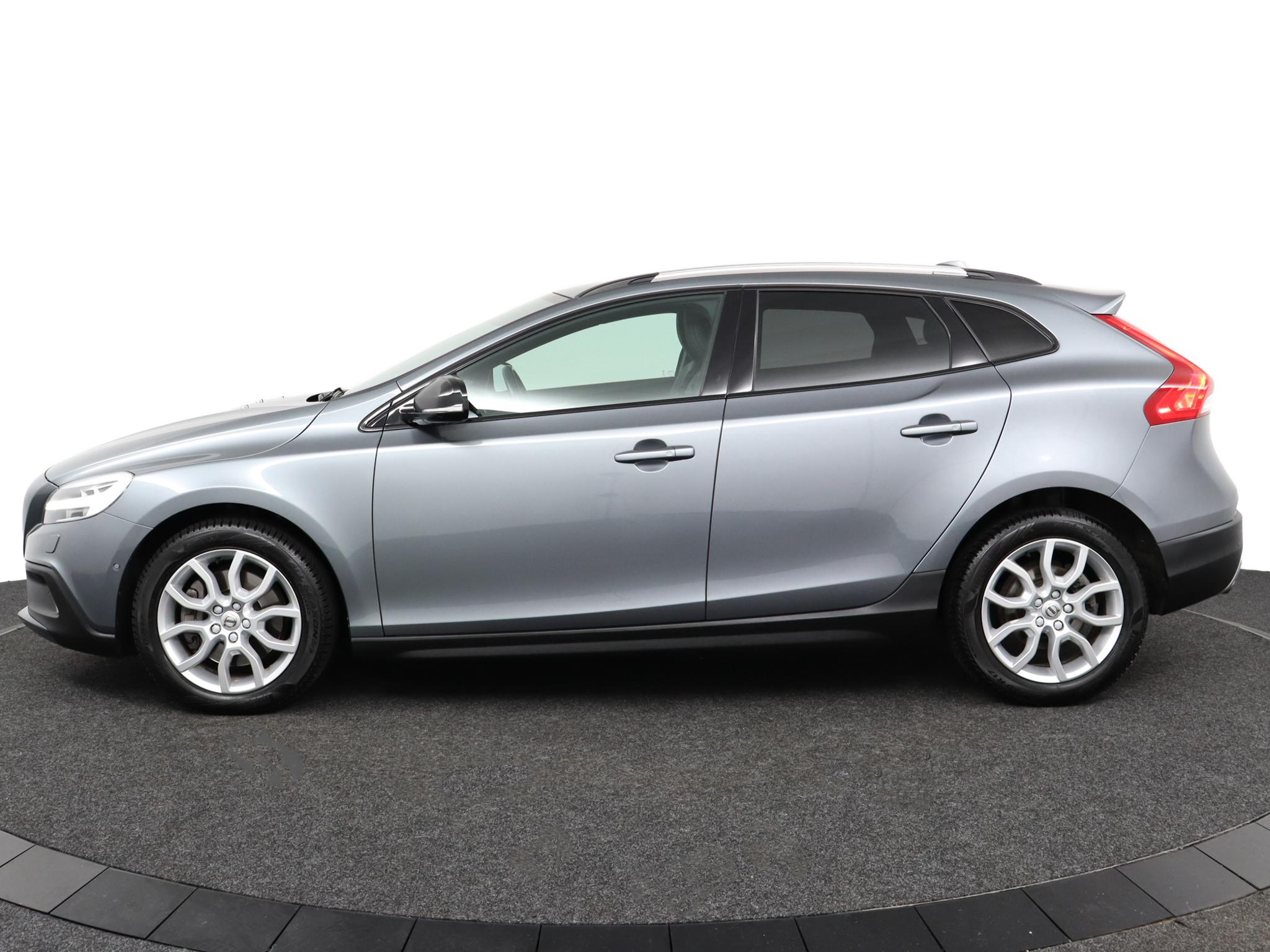 Volvo V40 Cross Country 1.5 T3 Polar+ Luxury - Afbeelding 2