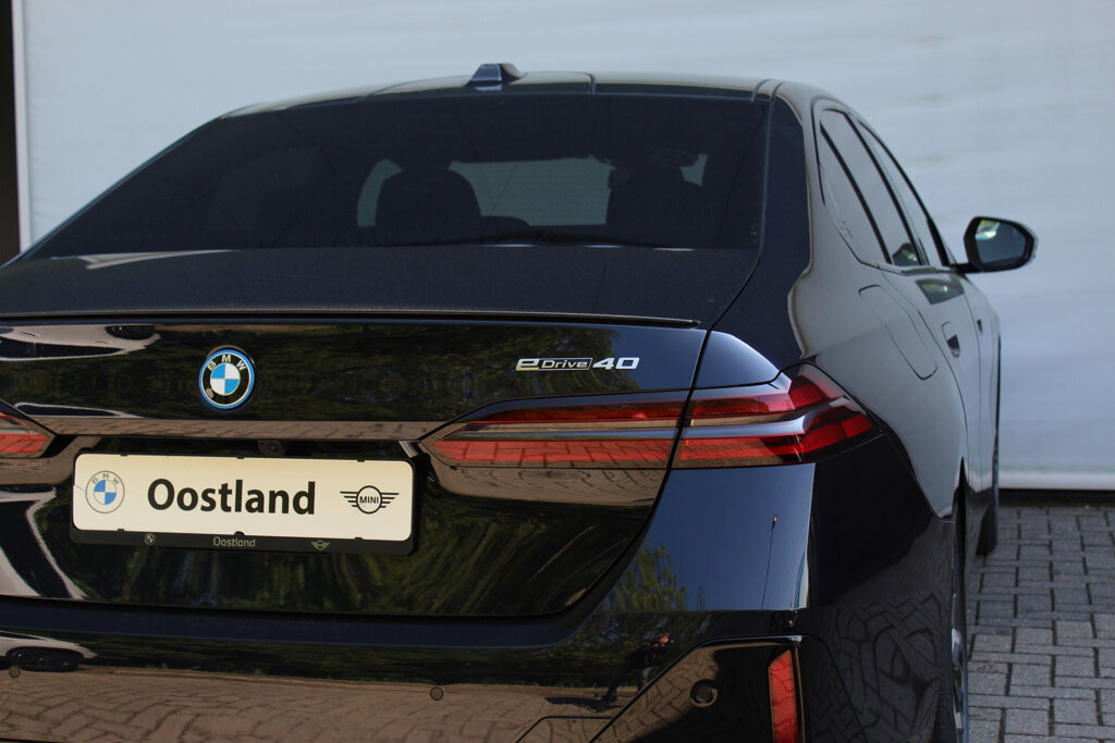 BMW i5 10