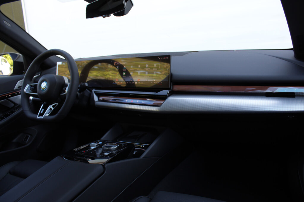 BMW i5 13