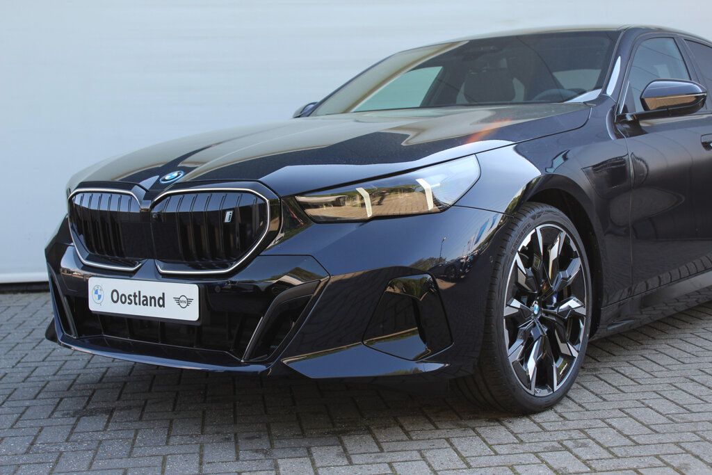 BMW i5 14