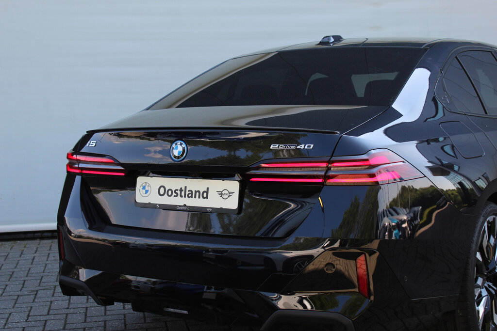 BMW i5 20
