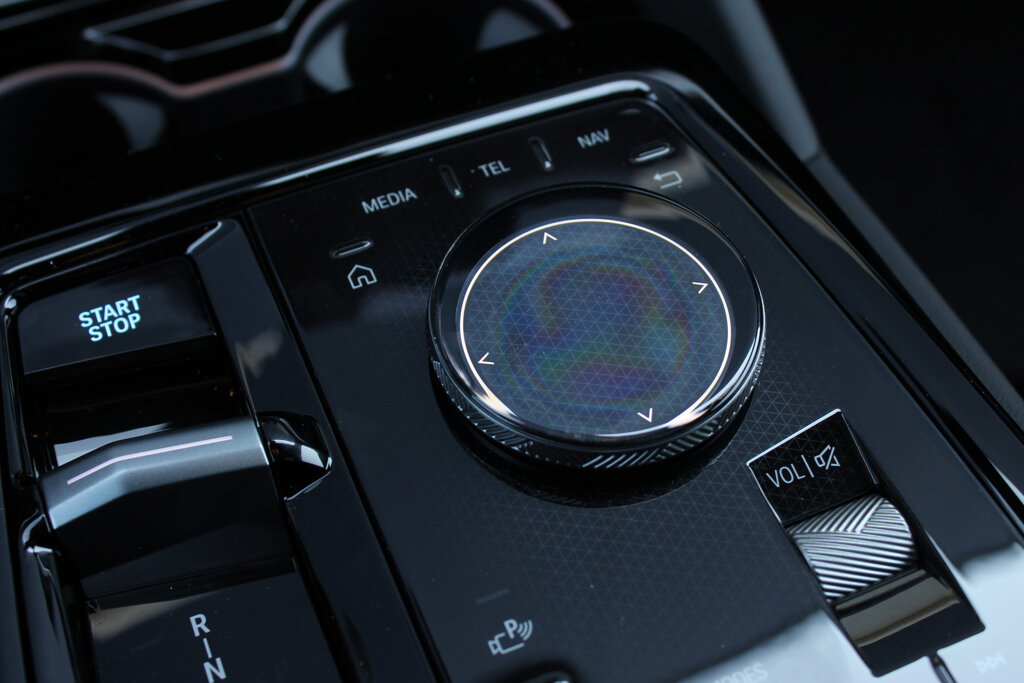 BMW i5 26