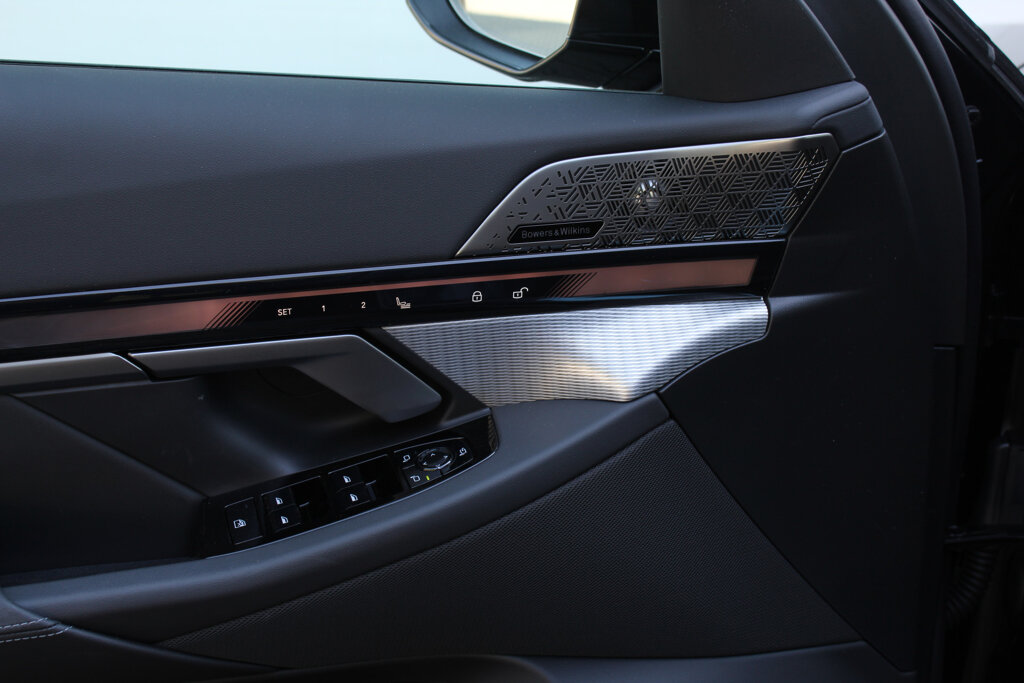 BMW i5 29