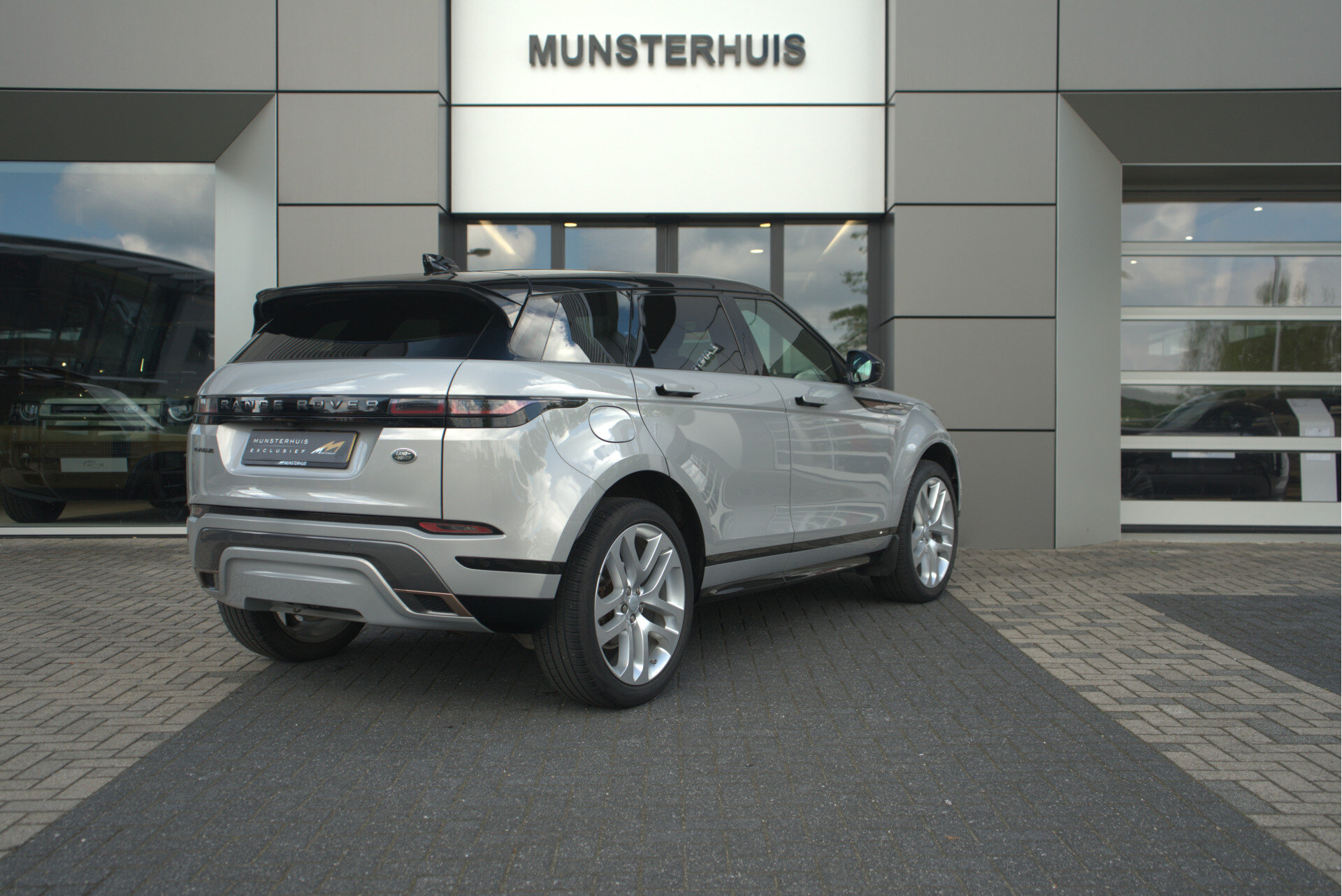 Land Rover Range Rover Evoque 2.0 P250 AWD R-Dynamic First Edition - Afbeelding 2