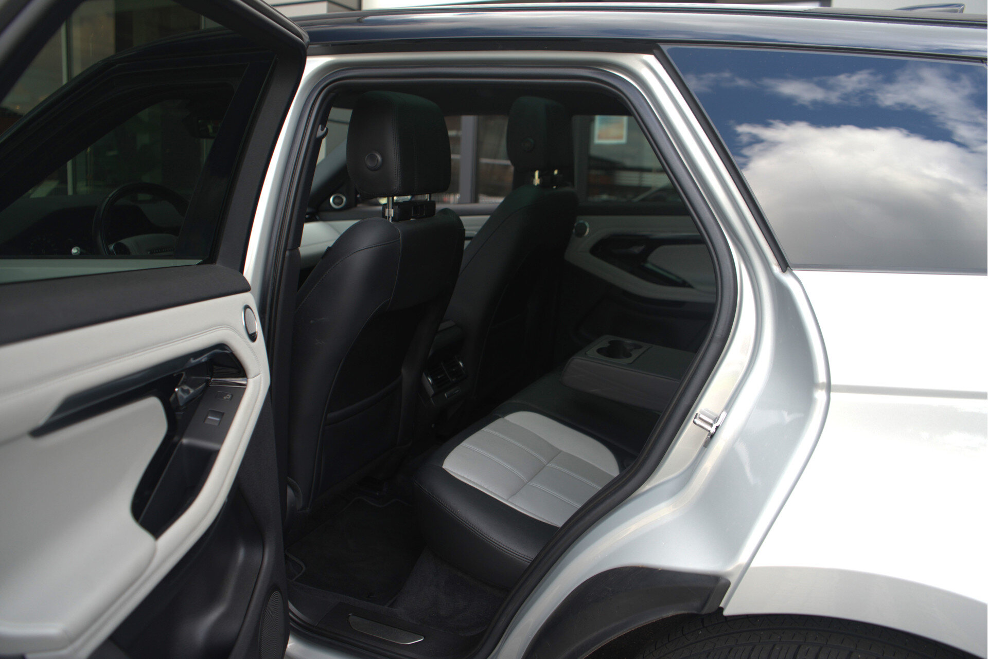 Land Rover Range Rover Evoque 2.0 P250 AWD R-Dynamic First Edition - Afbeelding 5