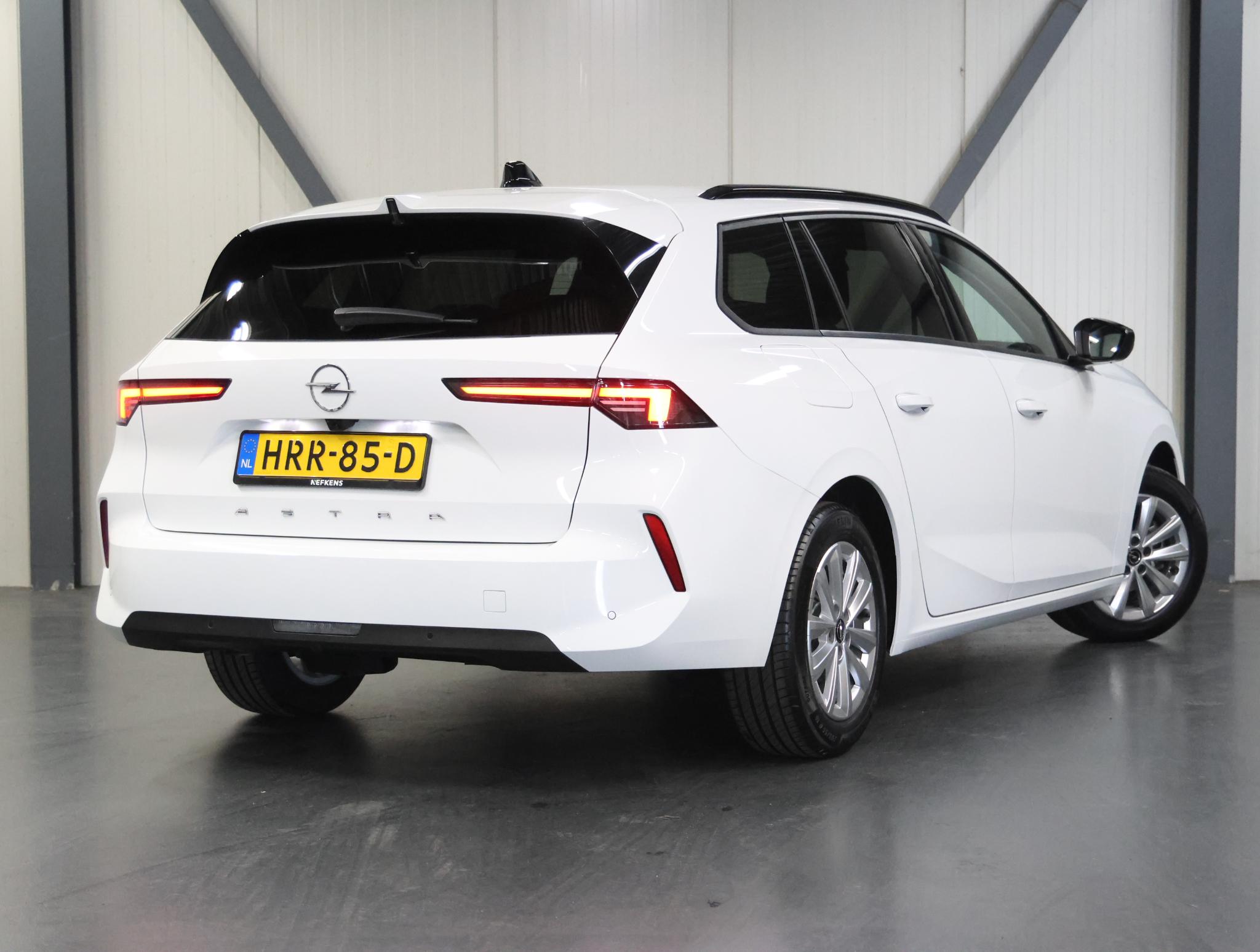 Opel Astra Sports Tourer 1.2 110PK Business Edition - Afbeelding 3