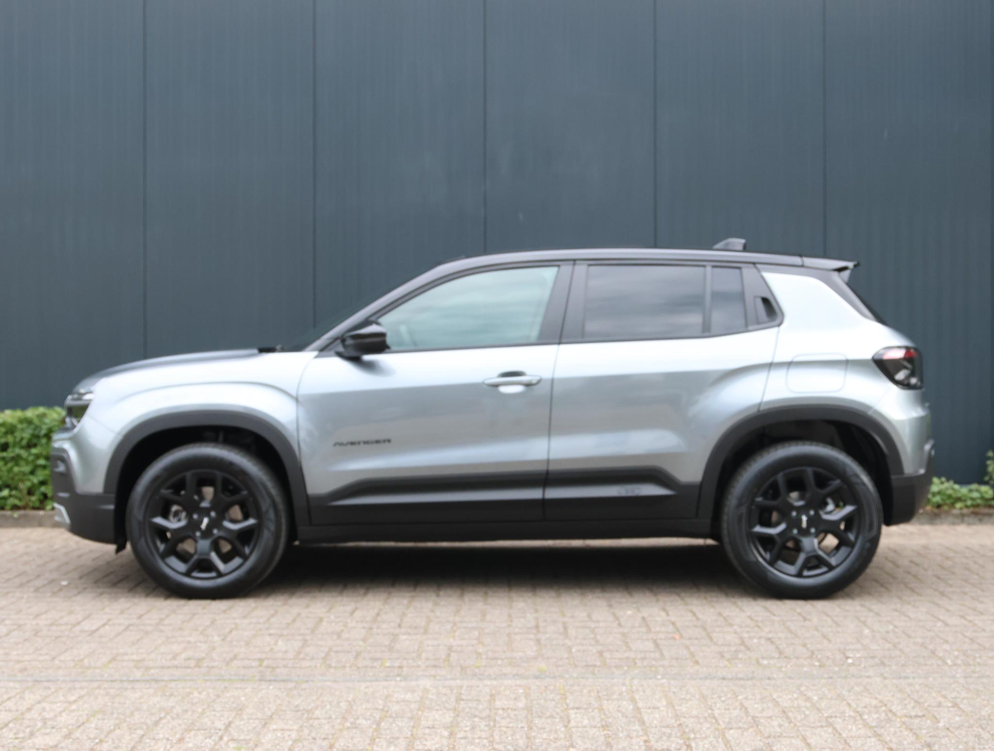Jeep Avenger 1.2 e-Hybrid Black Edition Automaat - Afbeelding 2