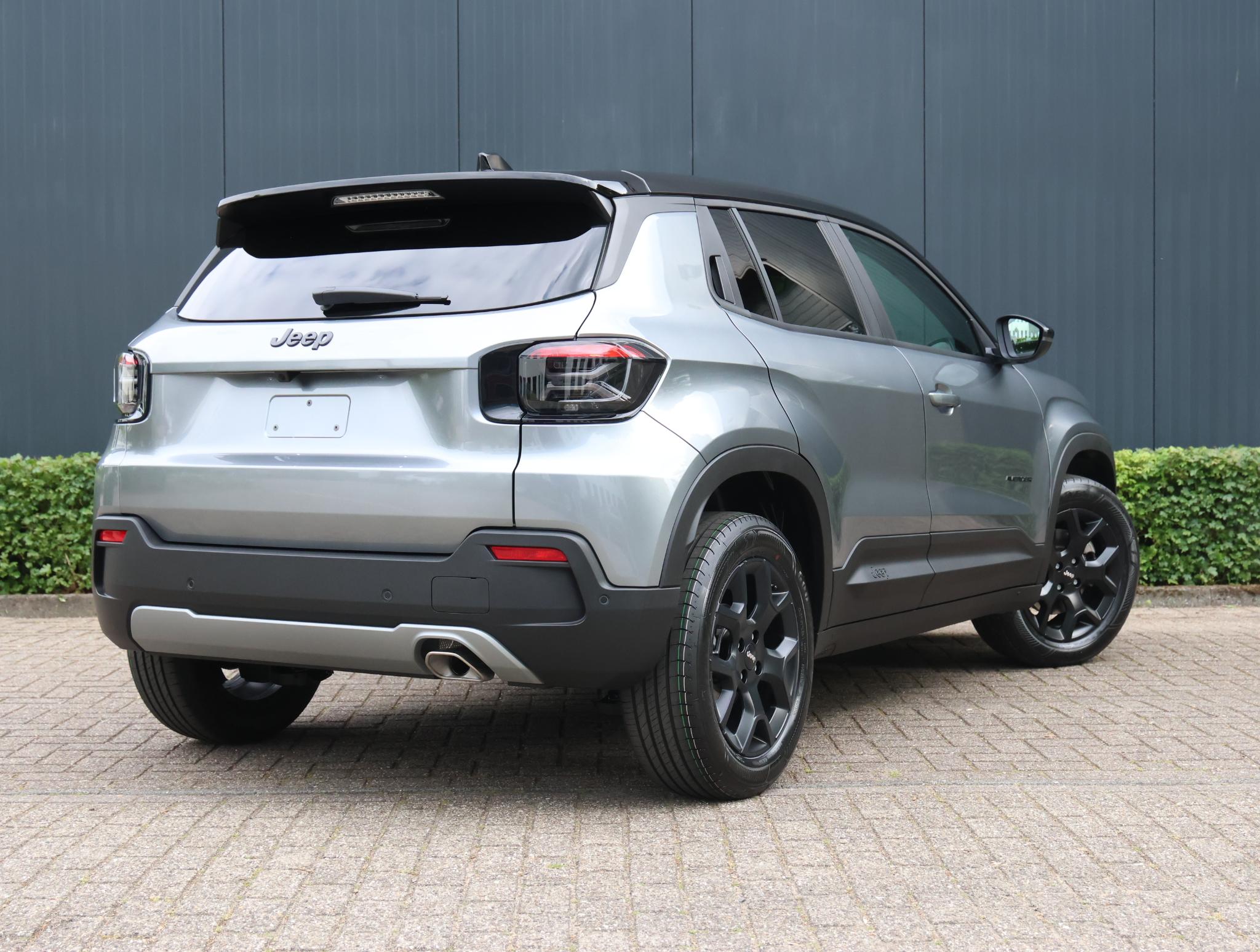 Jeep Avenger 1.2 e-Hybrid Black Edition Automaat - Afbeelding 3