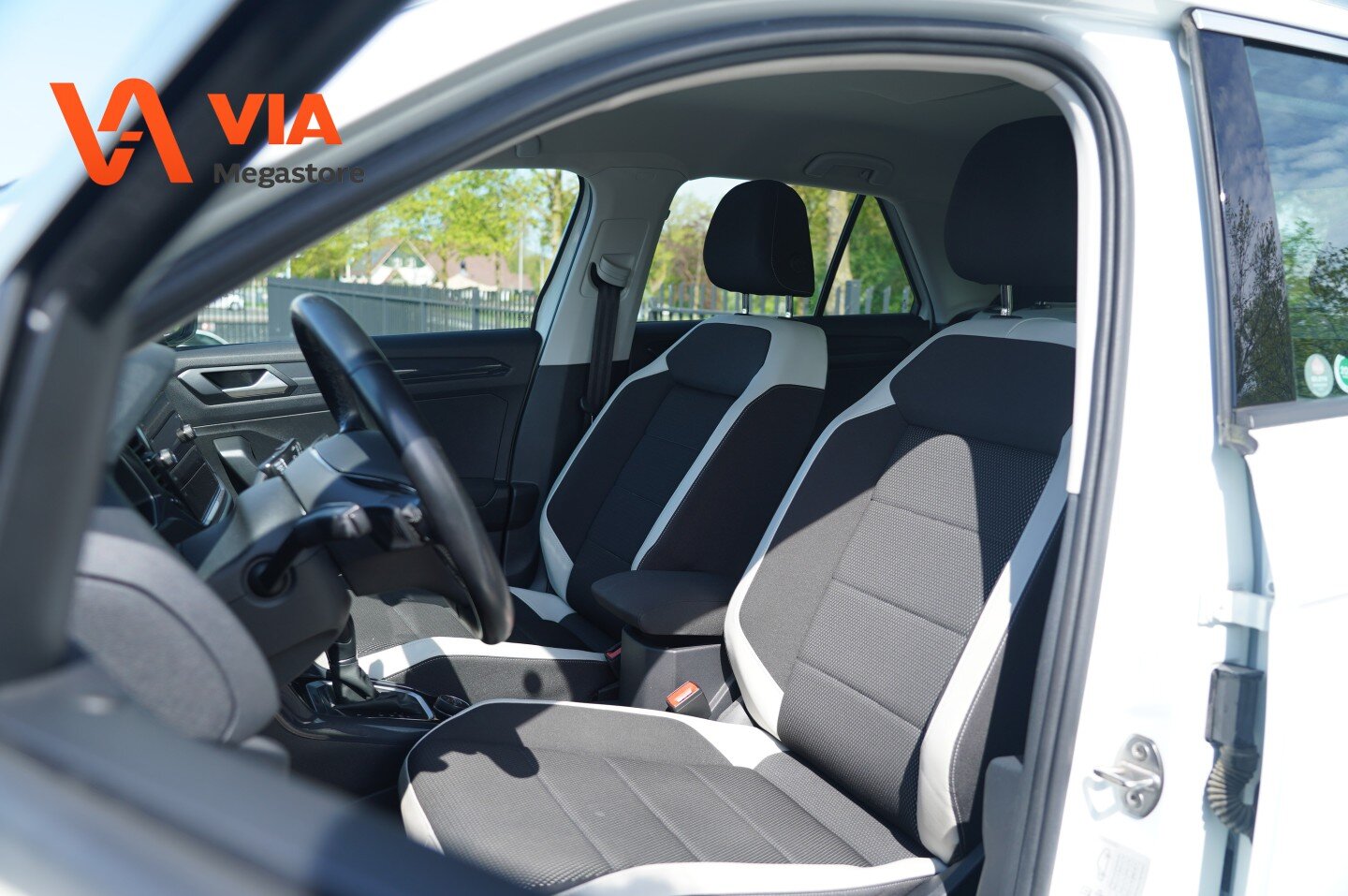 Volkswagen T-Roc 2.0 TSi 4Motion SPORT | LED | Camera | Stoel + Stuurverw. | 17" LM Automaat - Afbeelding 4