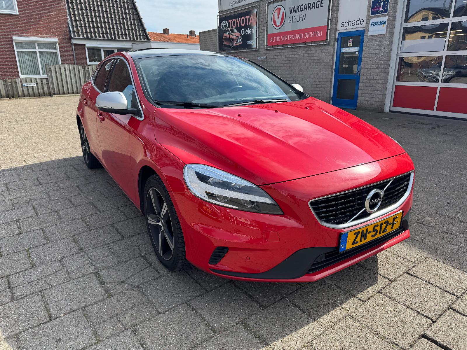 Volvo V40