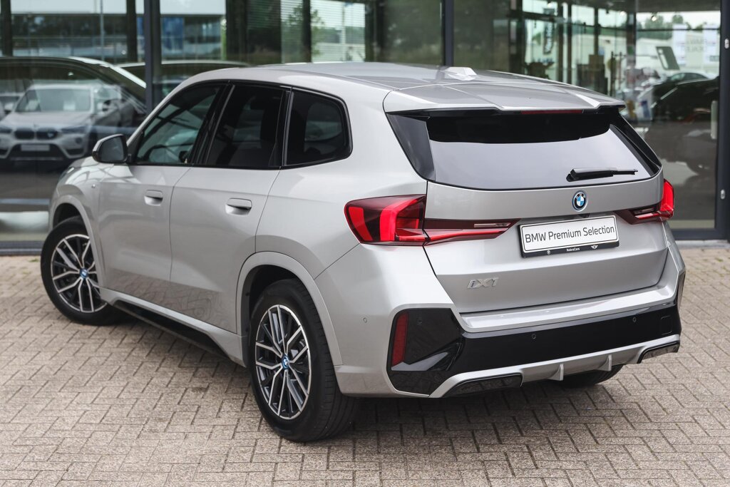 BMW iX1 2