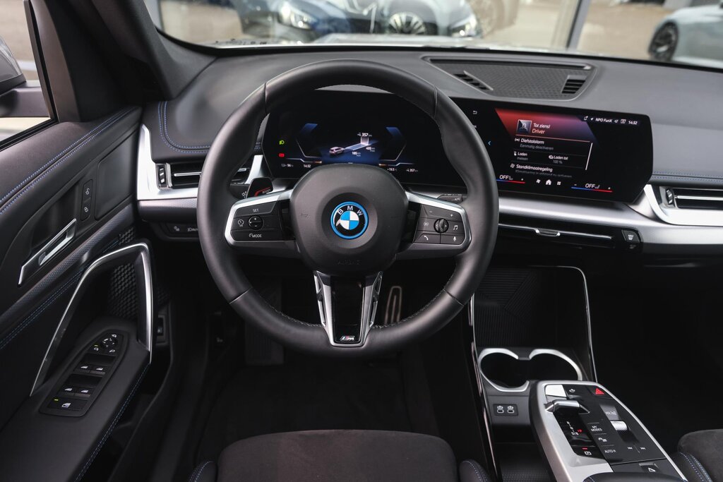 BMW iX1 3