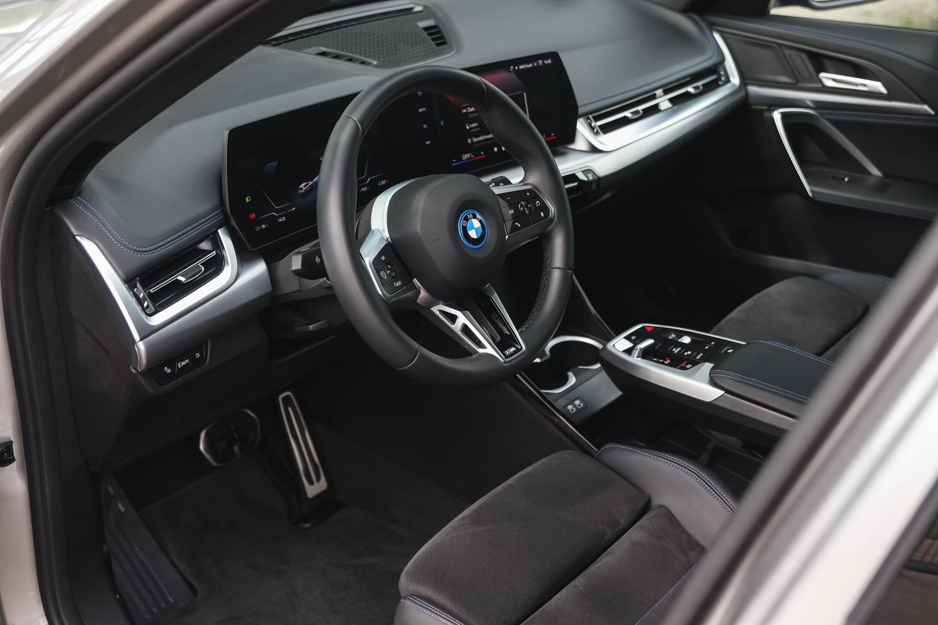 BMW iX1 8