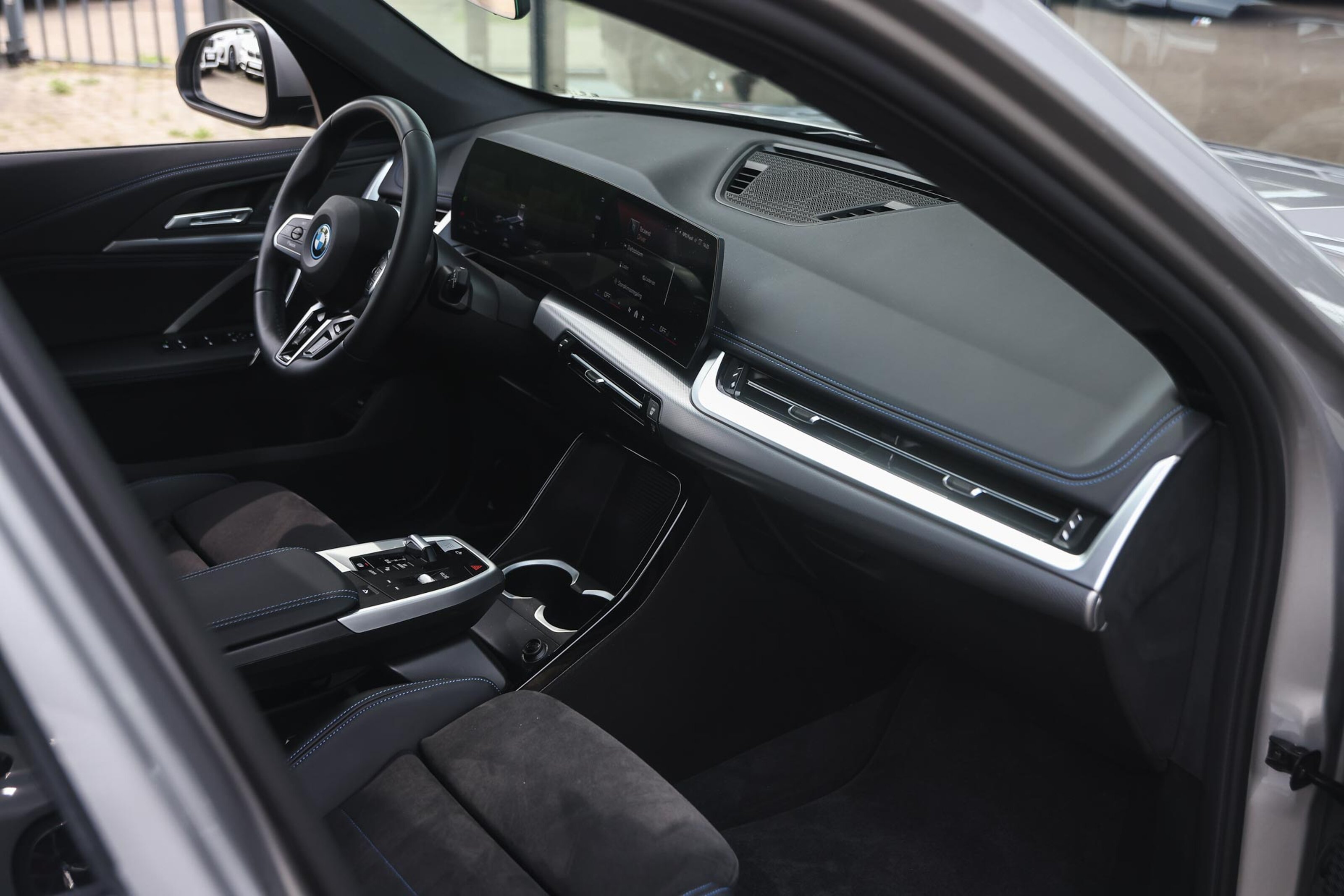 BMW iX1 9