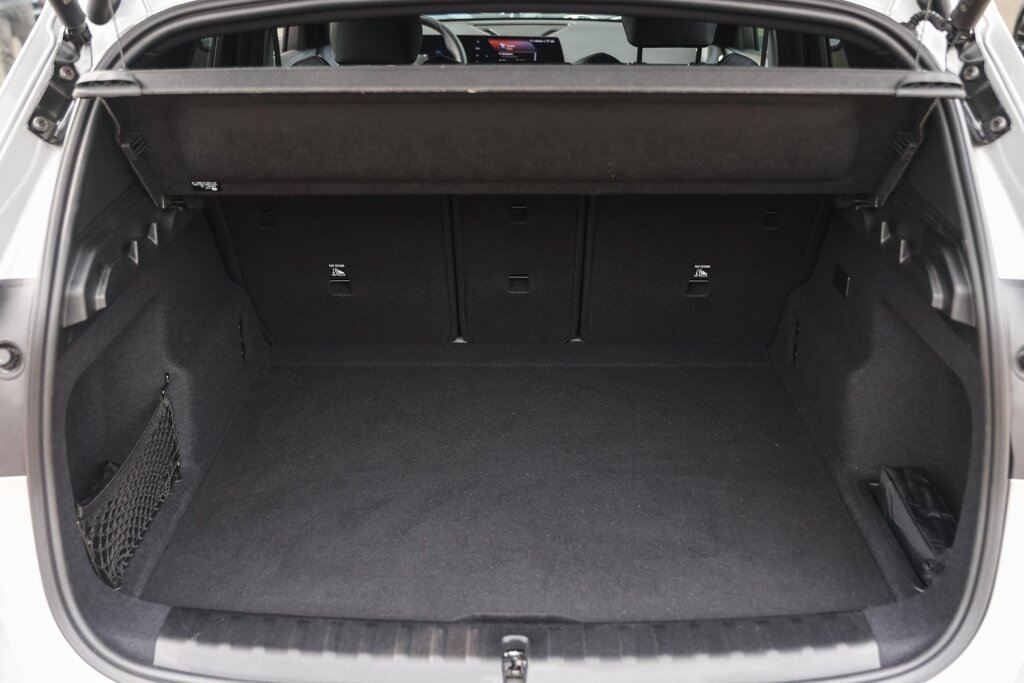 BMW iX1 27