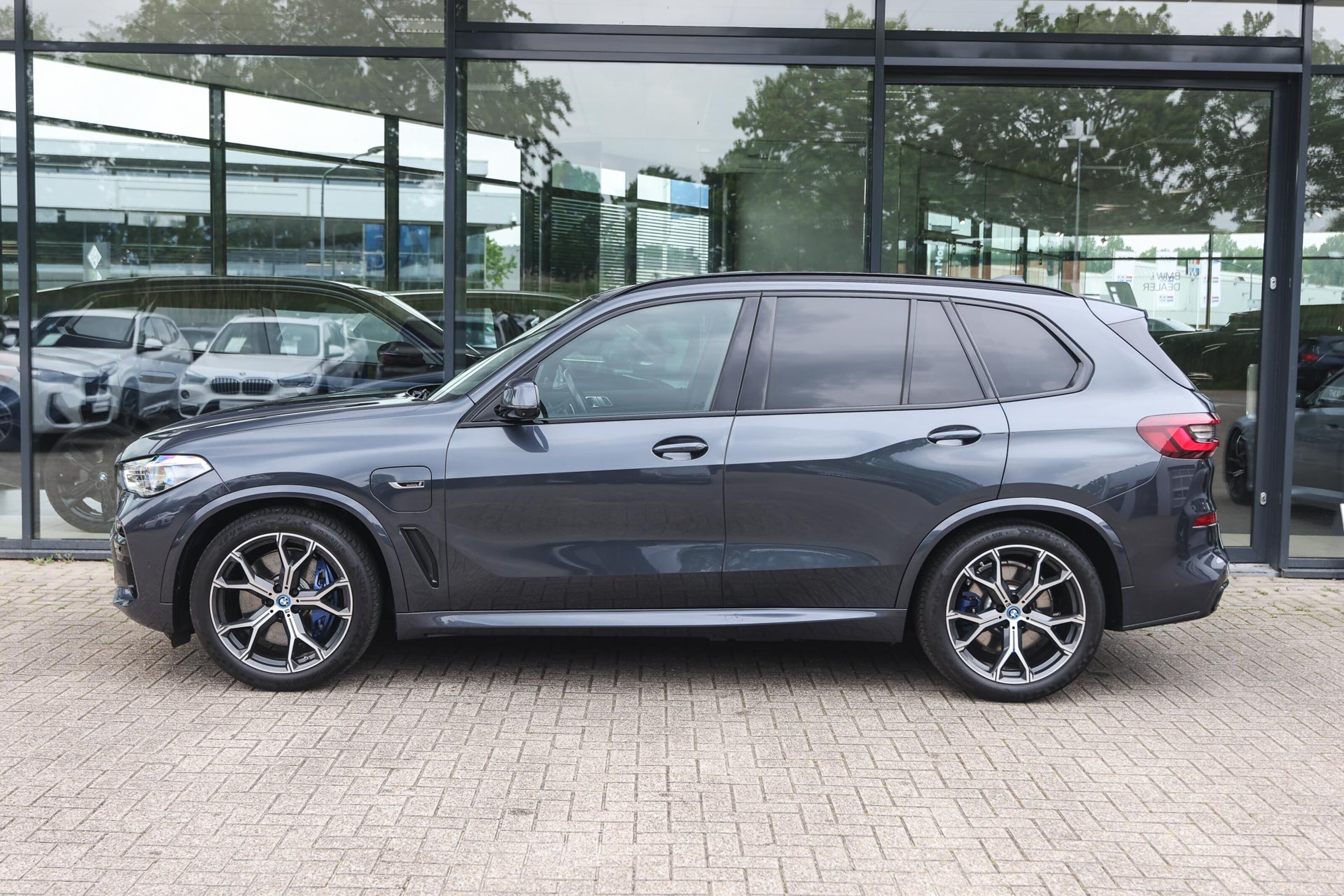 BMW X5 8