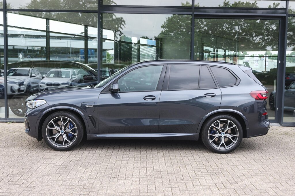 BMW X5 8
