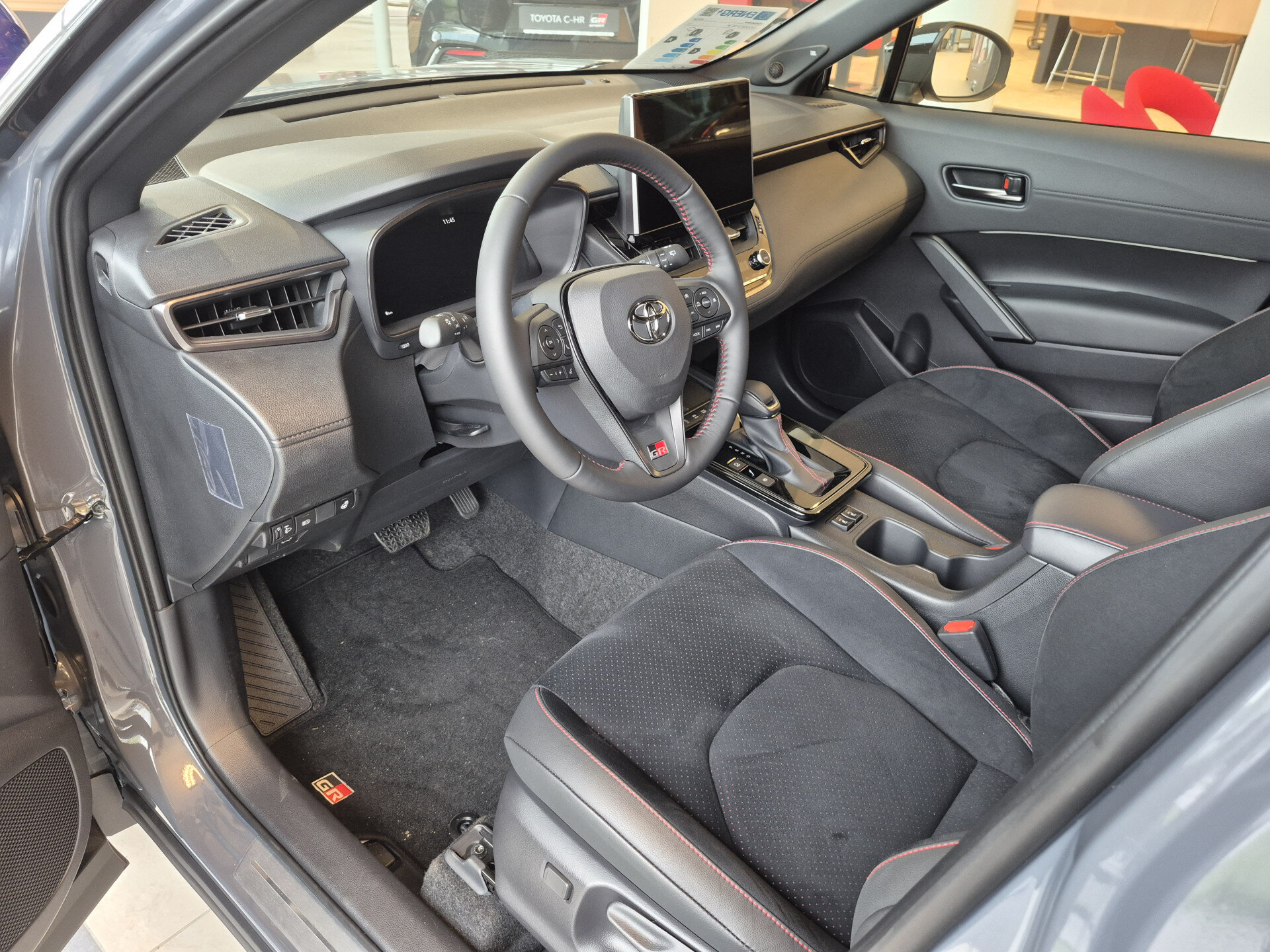 Toyota Corolla Cross Hybrid 180 GR Sport Automaat - Afbeelding 2