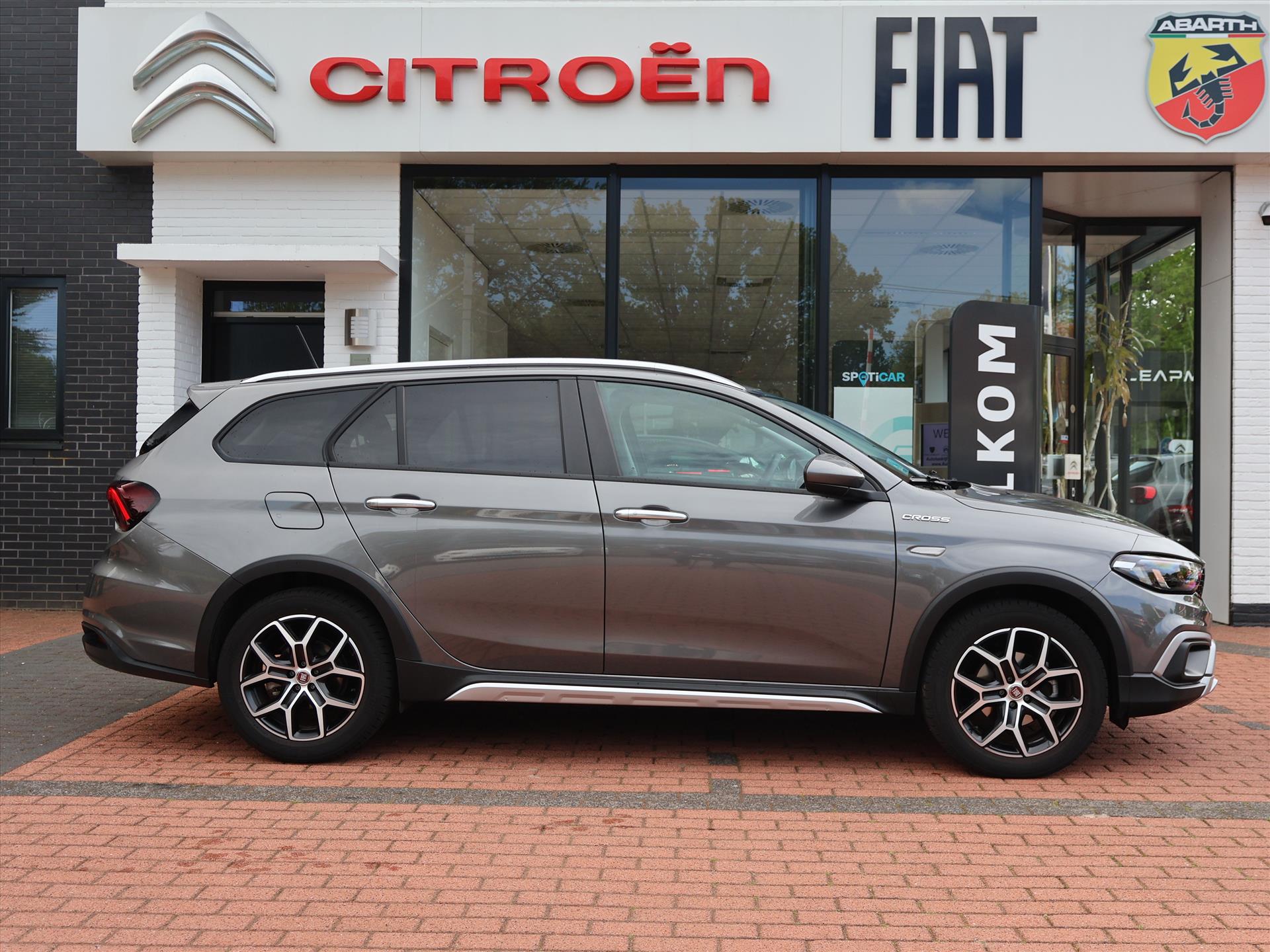 Fiat Tipo Cross New Stationwagon 1.5 Hybrid 130PK DCT-7 Automaat Cross, Rijklaarprijs | Navigatie | Trekhaak afn. | Camera | DAB+ - Afbeelding 3