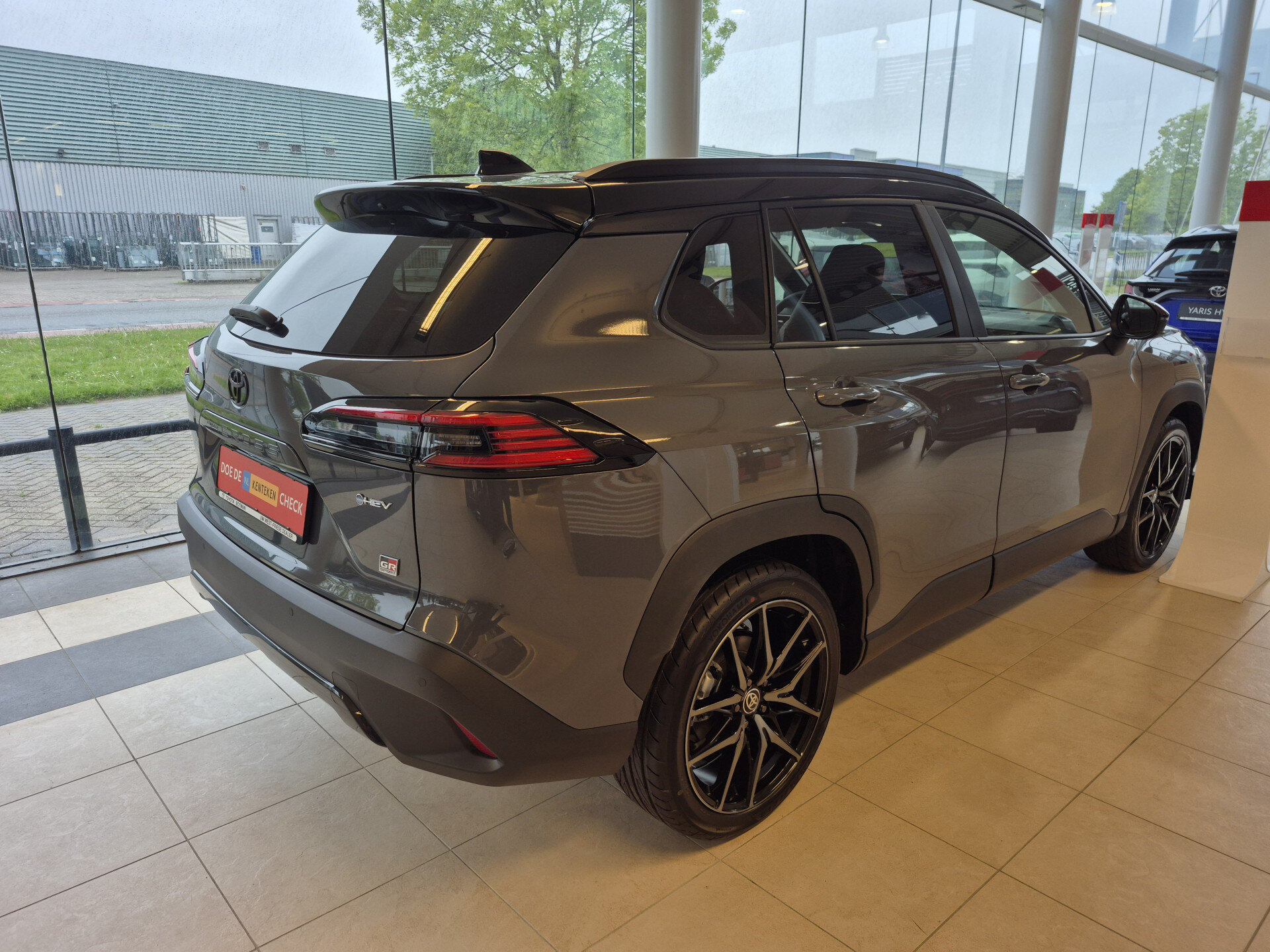 Toyota Corolla Cross Hybrid 180 GR Sport Automaat - Afbeelding 3