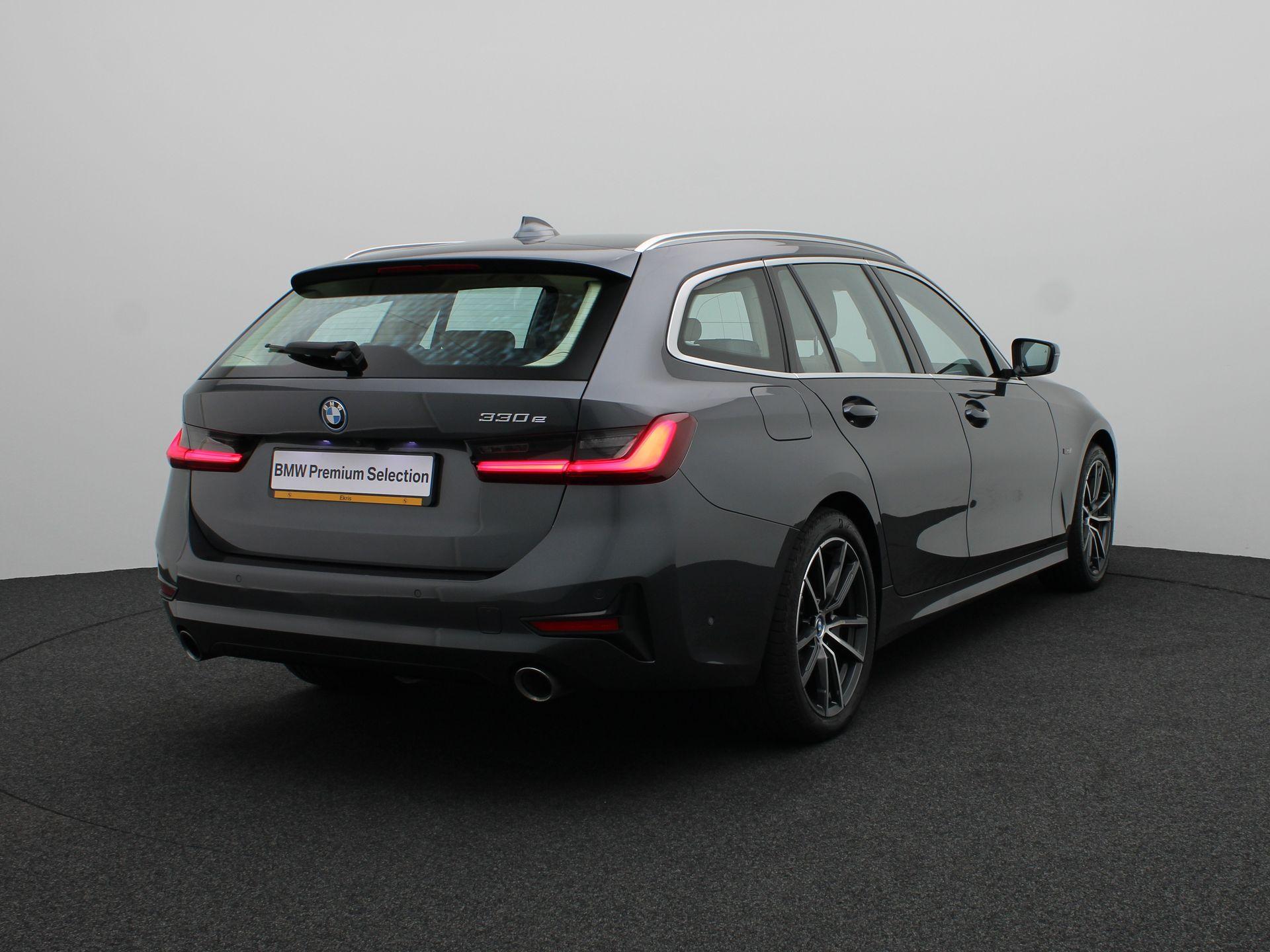 BMW 3 Serie Touring 330e - Afbeelding 2