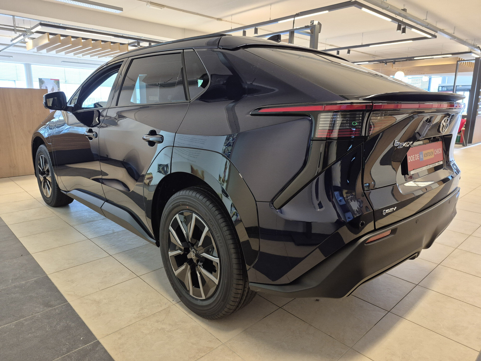 Toyota bZ4X Dynamic 73 kWh Automaat - Afbeelding 3