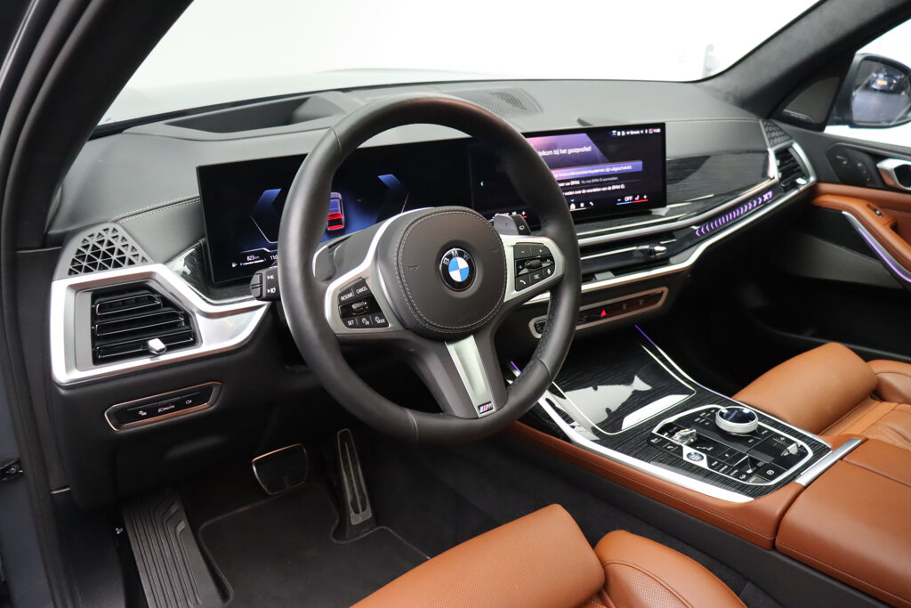 BMW X7 11