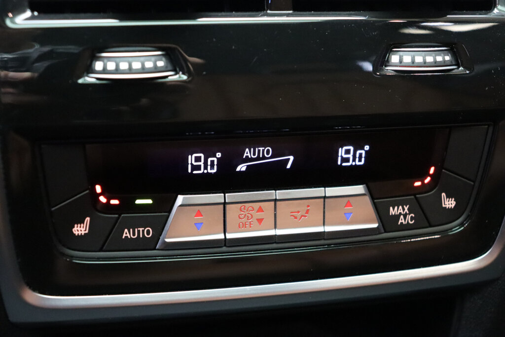 BMW X7 27