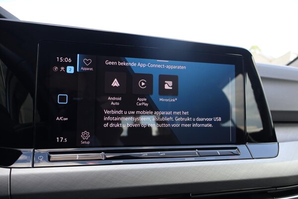 Apple Carplay/Android Auto Apple Carplay/Android Auto