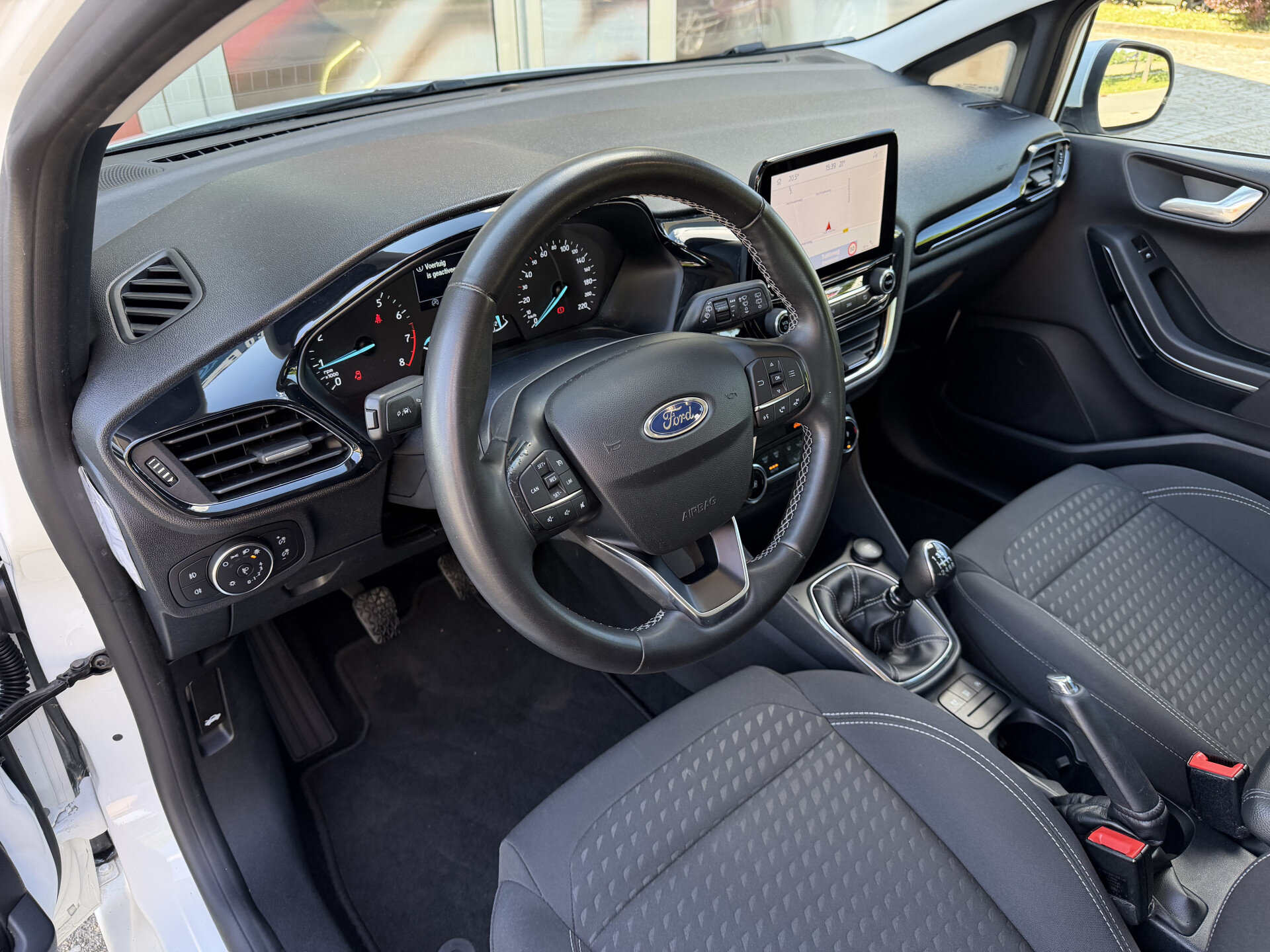 Ford Fiesta 1.0 EcoBoost Hybrid Titanium - Afbeelding 2