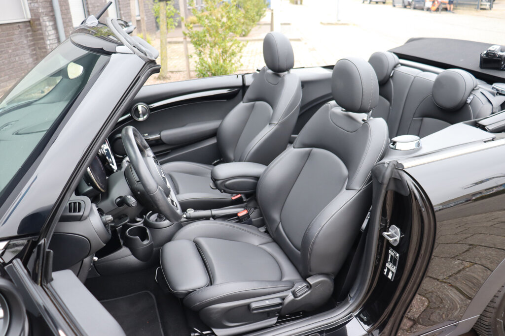 MINI Cooper Cabrio 3