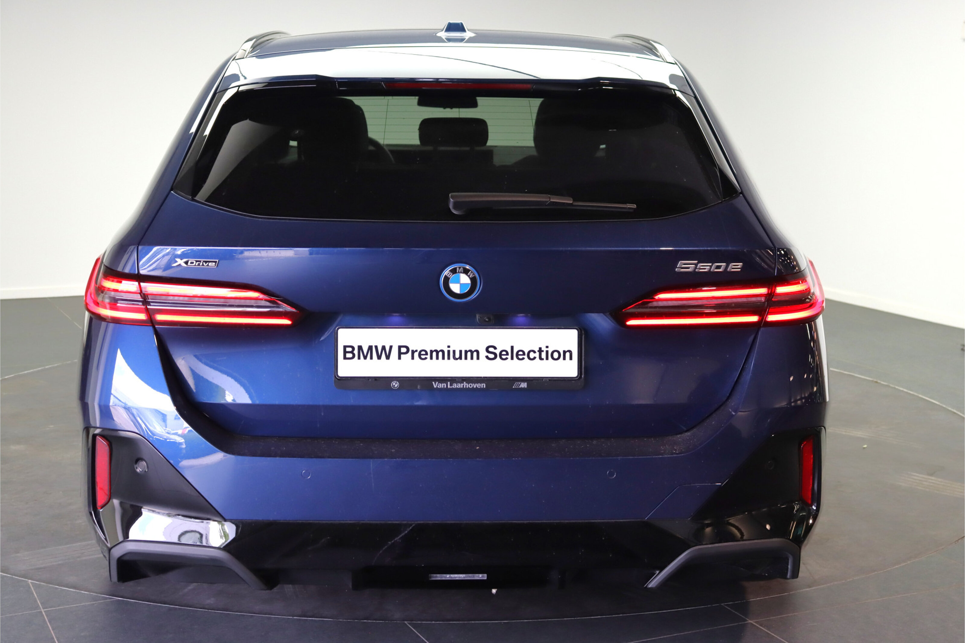 BMW 5 Serie Touring 550e xDrive M Sport Automaat