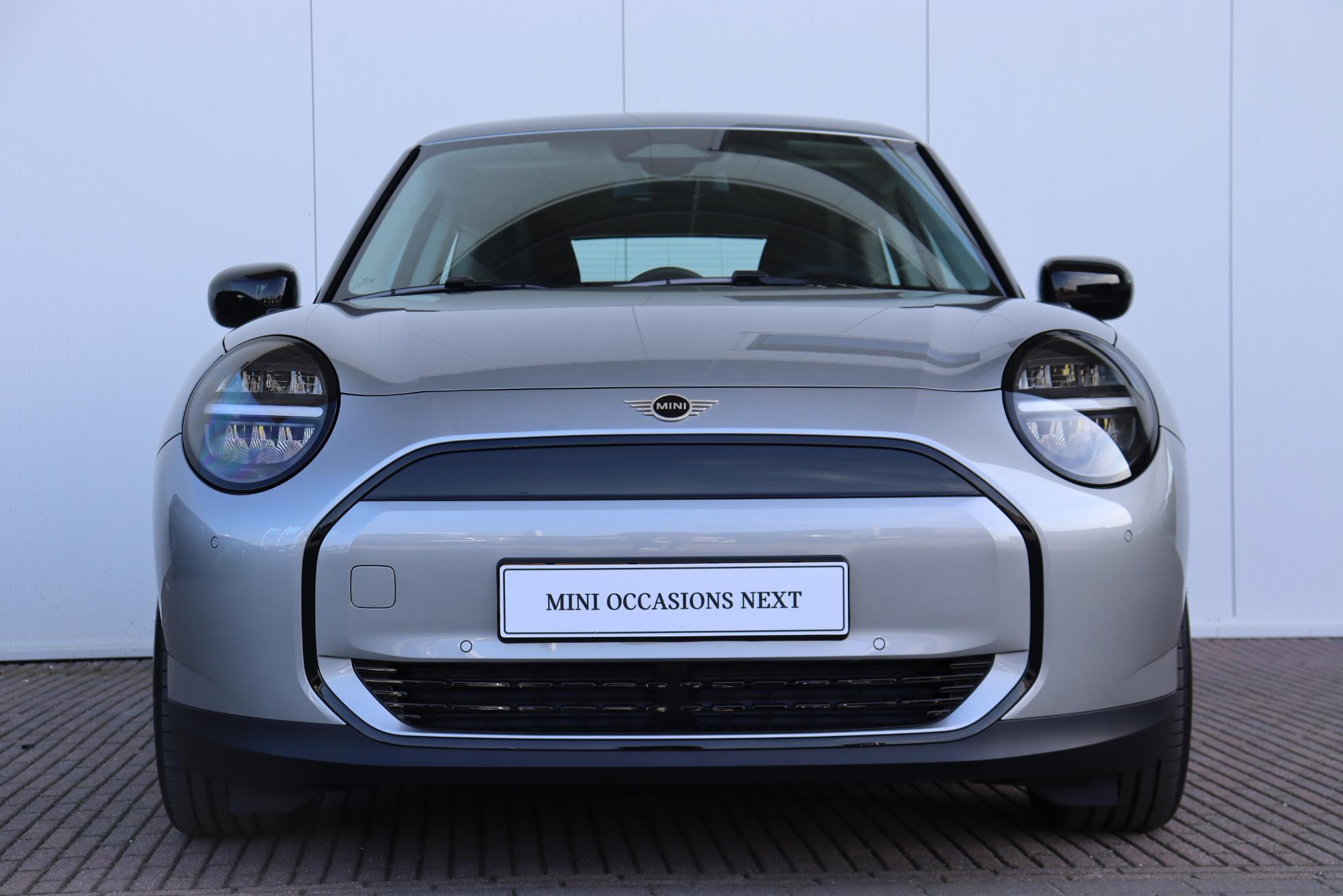 MINI 3-Deurs Mini Cooper E Essential 40.7 kWh - Afbeelding 2