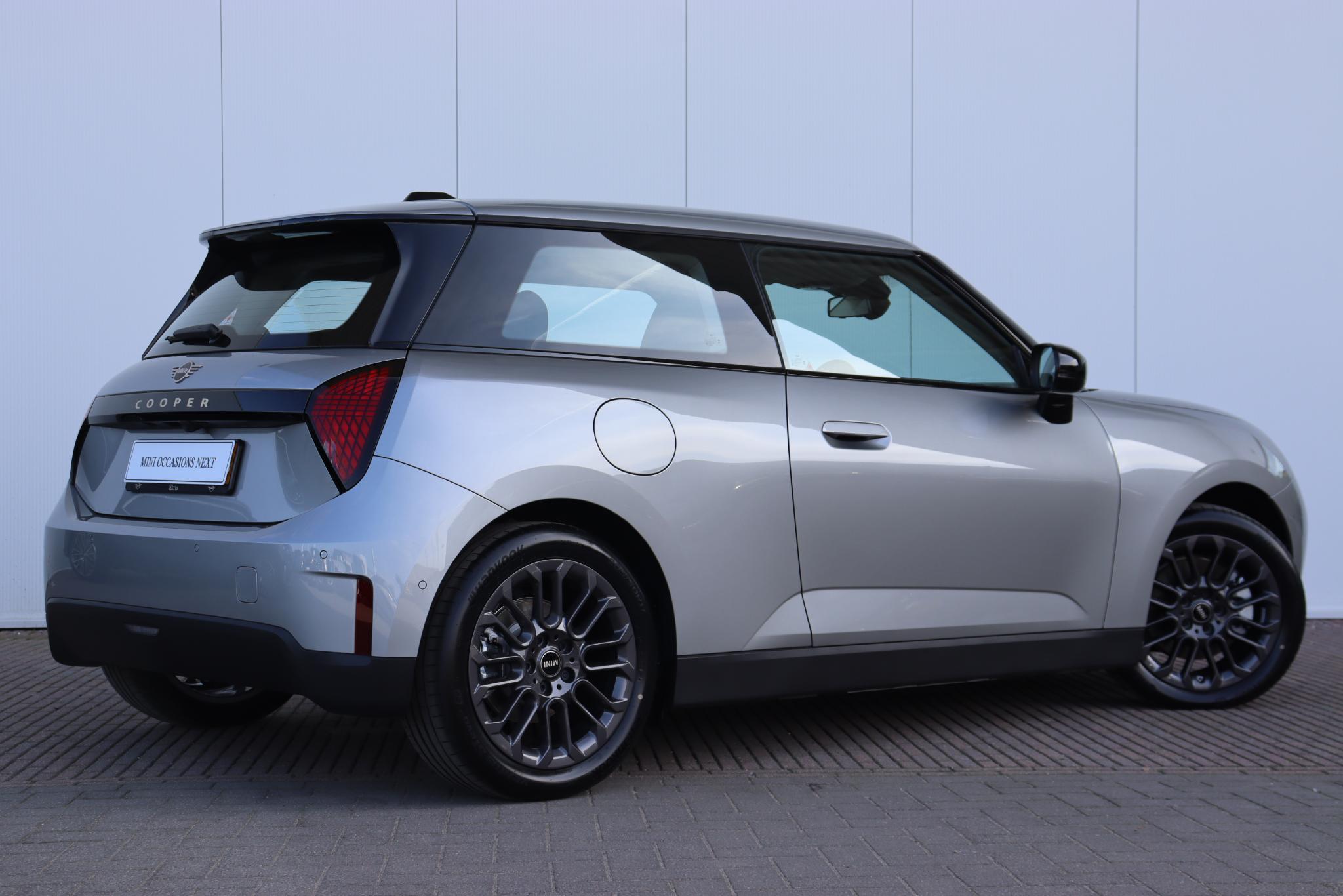 MINI 3-Deurs Mini Cooper E Essential 40.7 kWh - Afbeelding 5