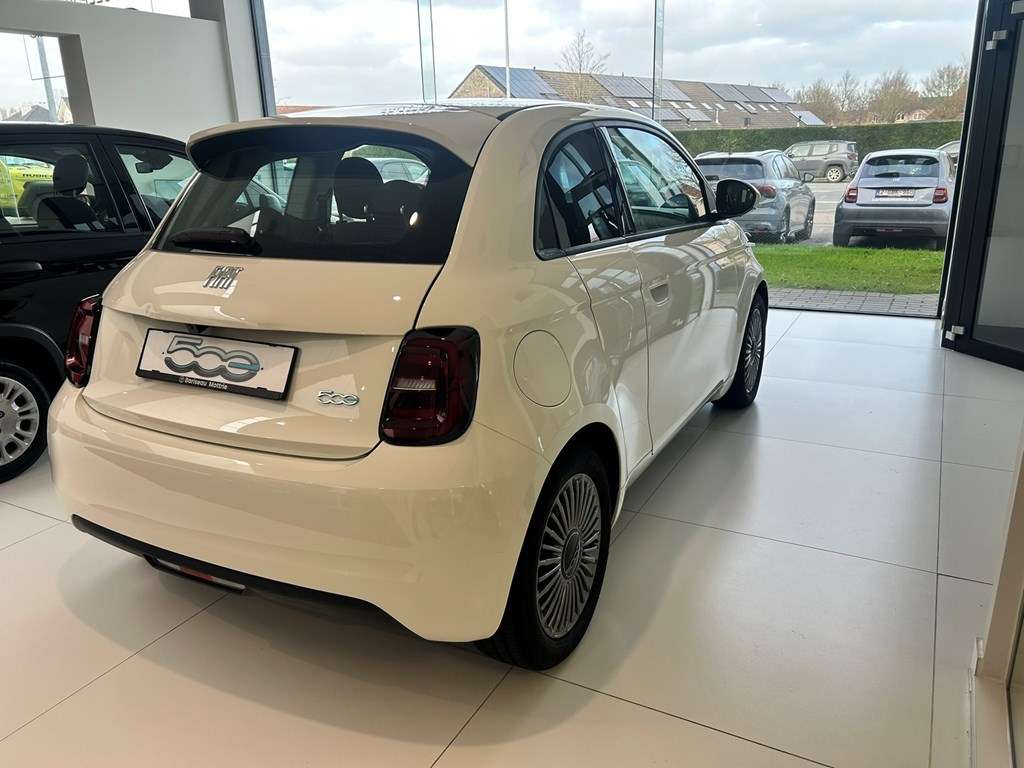 Fiat 500e 3 1 ICON* 42KWH AUTOMAAT* KEY LESS ENTRY *CAMERA - Afbeelding 4