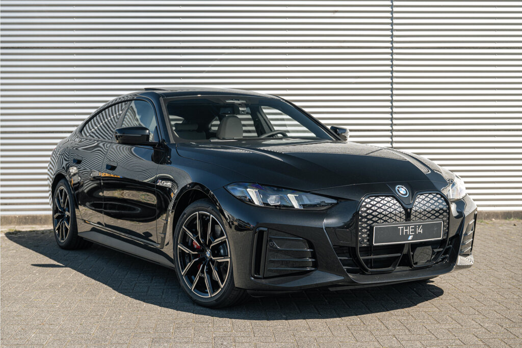 BMW i4 11