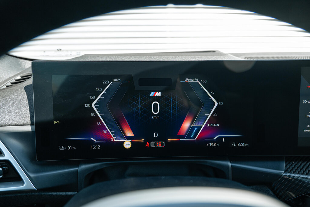 BMW i4 18