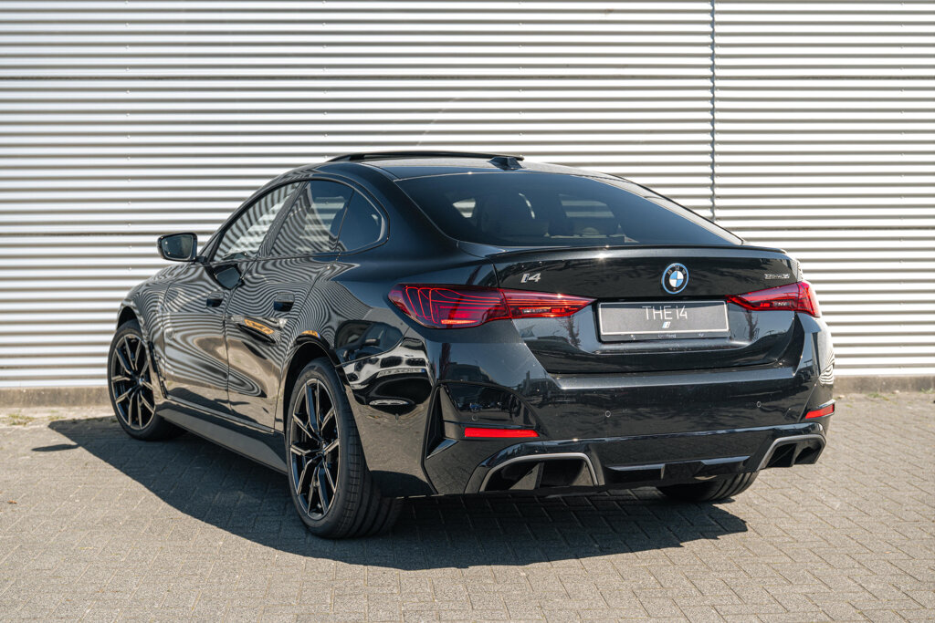 BMW i4 36