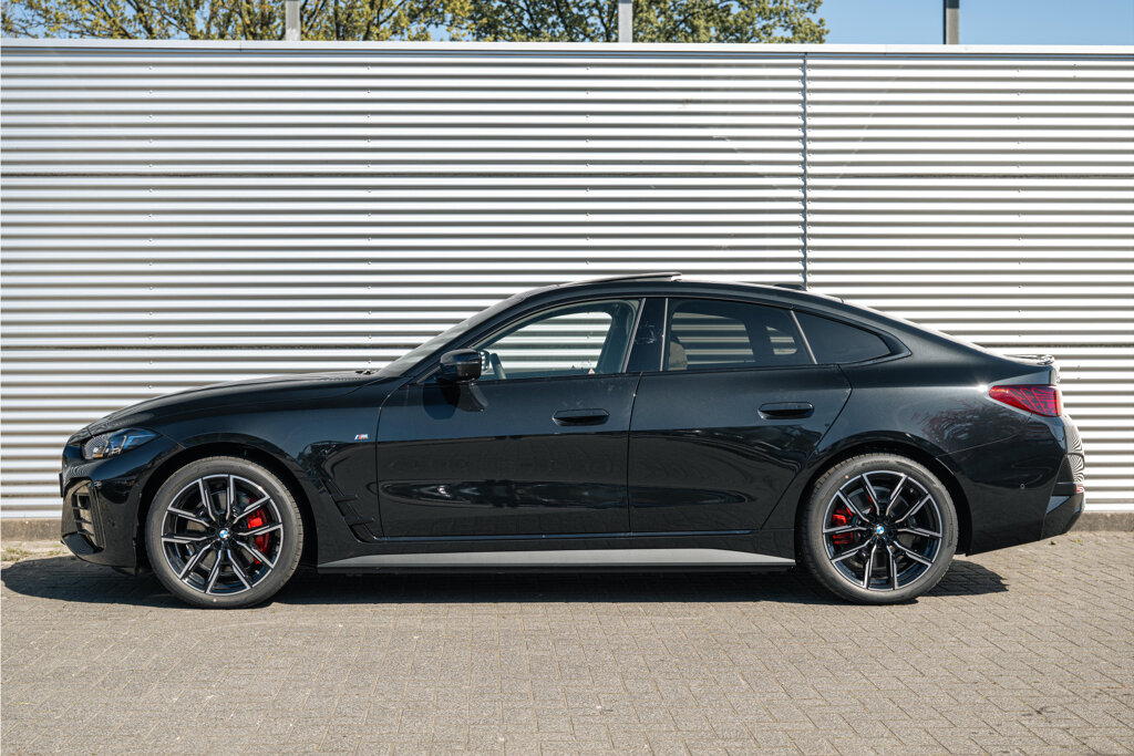 BMW i4 37
