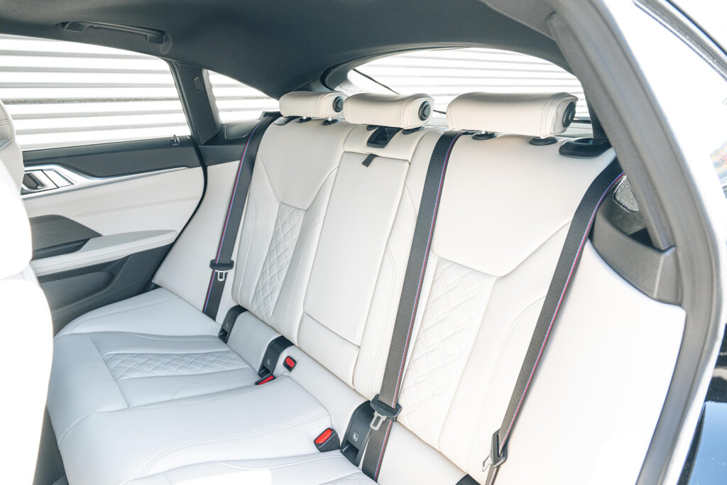 BMW i4 41