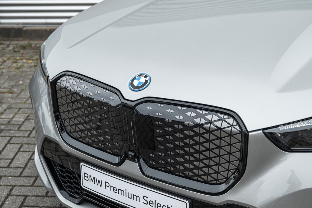 BMW iX1 6