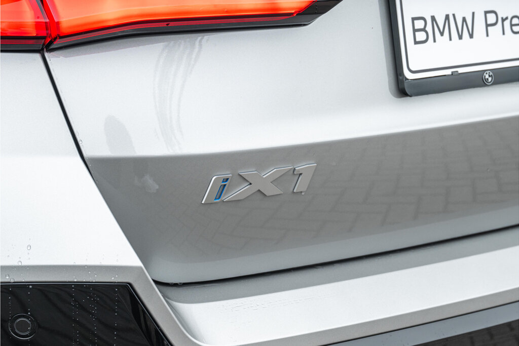 BMW iX1 15