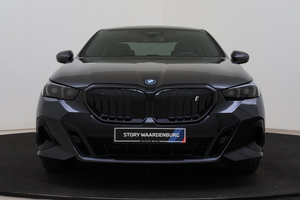 BMW i5 4