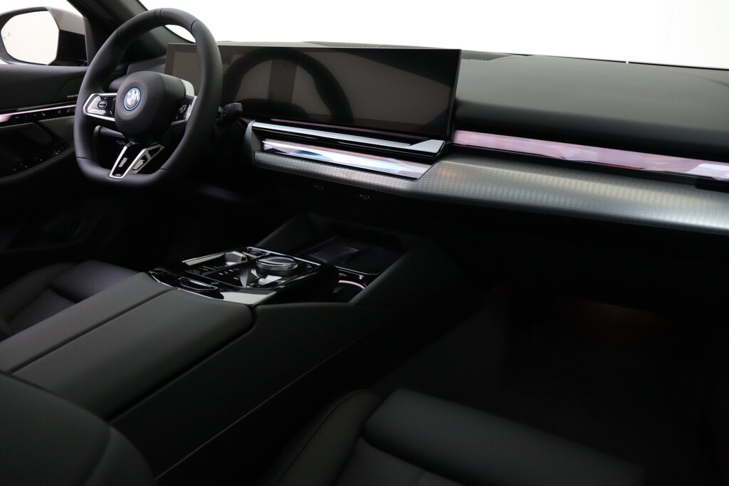 BMW i5 16