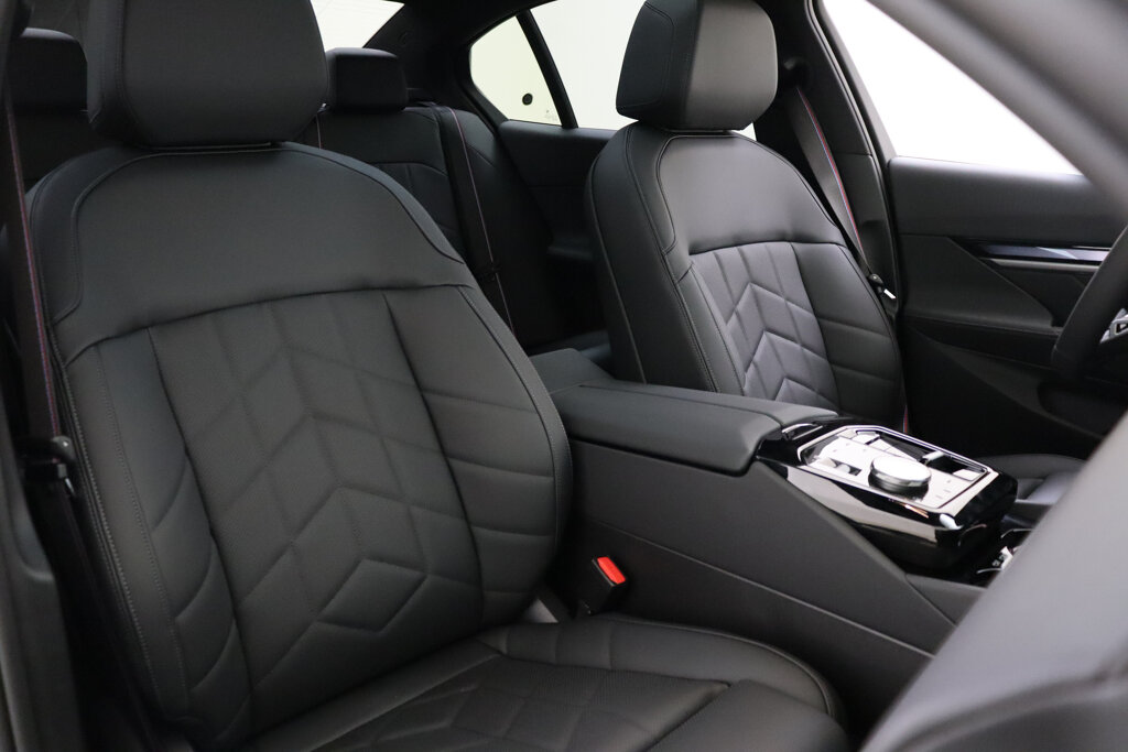 BMW i5 17